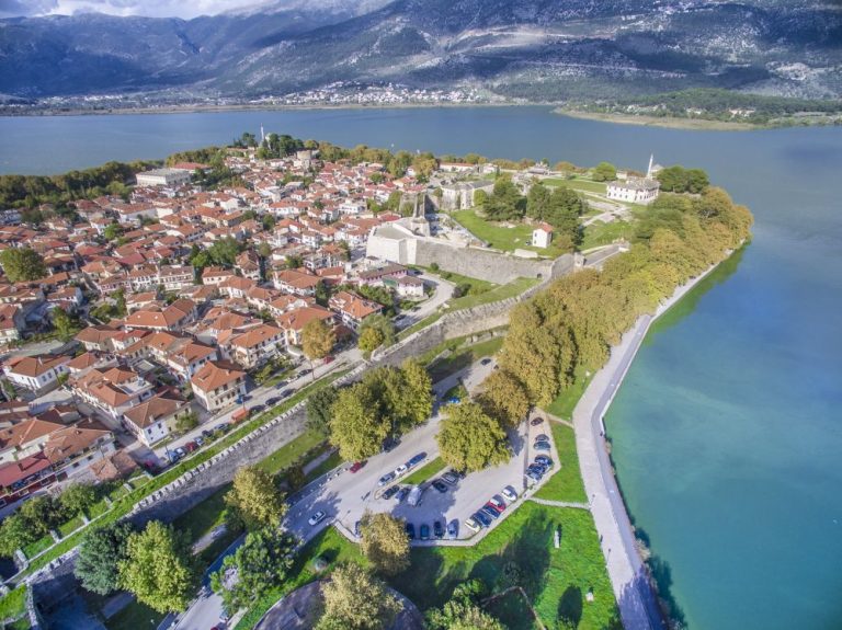 Orasul Ioannina privit de sus